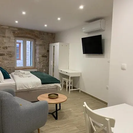 Cloe Apartment Split